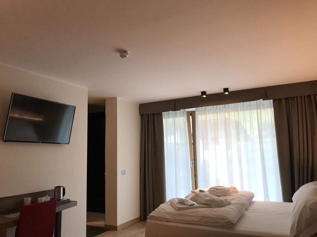 Dolomeet Boutique Hotel Pinzolo Esterno foto