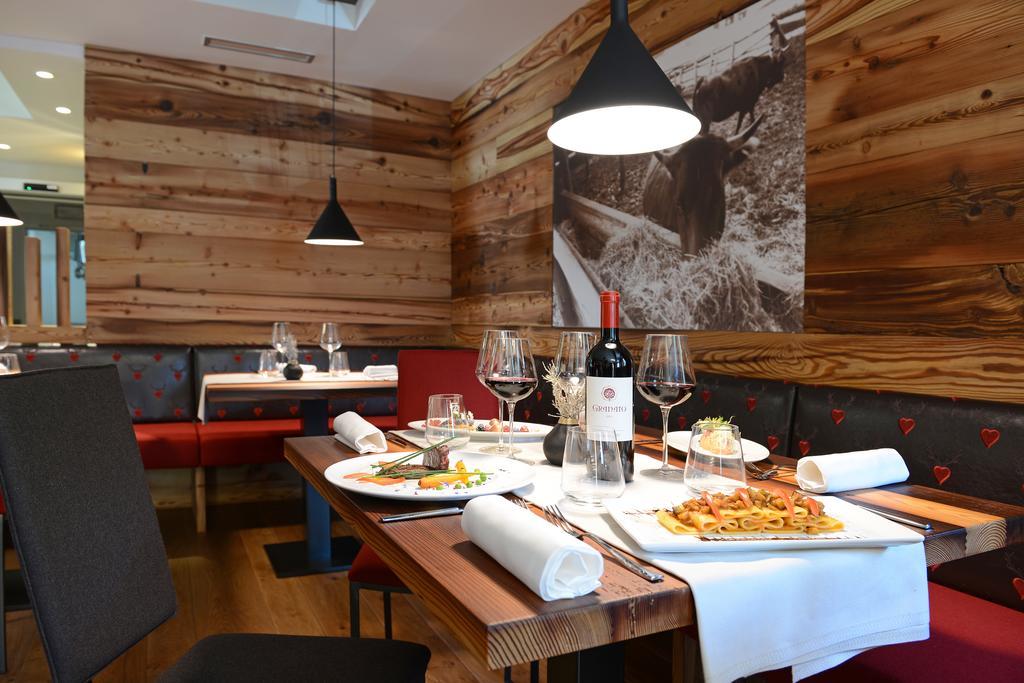 Dolomeet Boutique Hotel Pinzolo Esterno foto