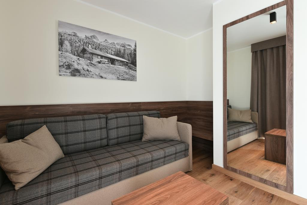 Dolomeet Boutique Hotel Pinzolo Esterno foto