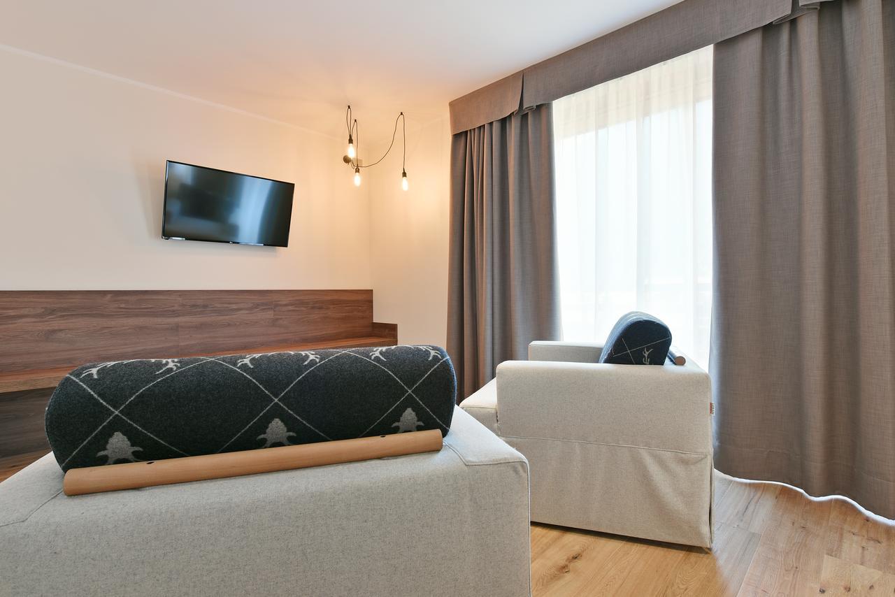 Dolomeet Boutique Hotel Pinzolo Esterno foto